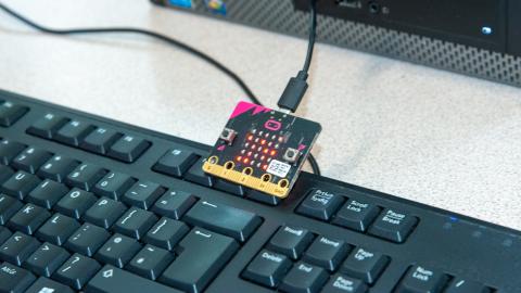 Photograph of computer keyboard 